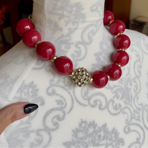 Coral 🪸 Red Beaded Necklace - Picture 4 of 8